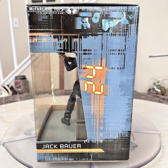 2007 McFarlane Toys Deluxe Jack Bauer 24 Action Figure - Picture 4 of 6